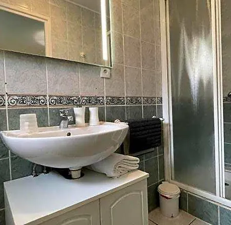 Bed & Breakfast Maison Zubiatia - 3km Compostelle