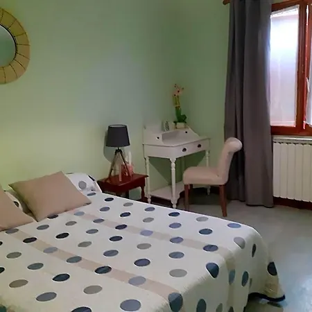 Maison Zubiatia - 3km Compostelle Bed & Breakfast Saint-Jean-le-Vieux (Ain)